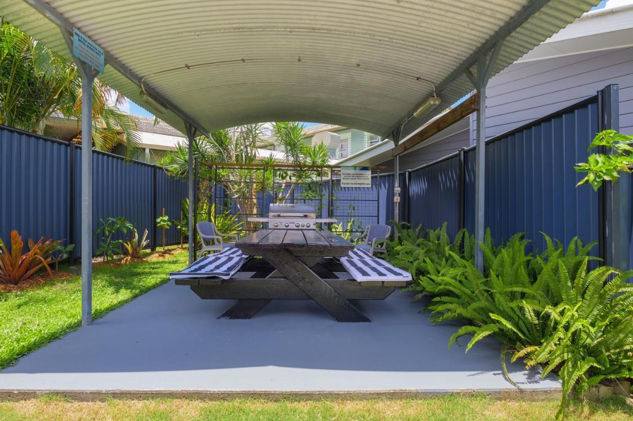 Tin Can Bay'S Sleepy Lagoon Motel Exteriör bild