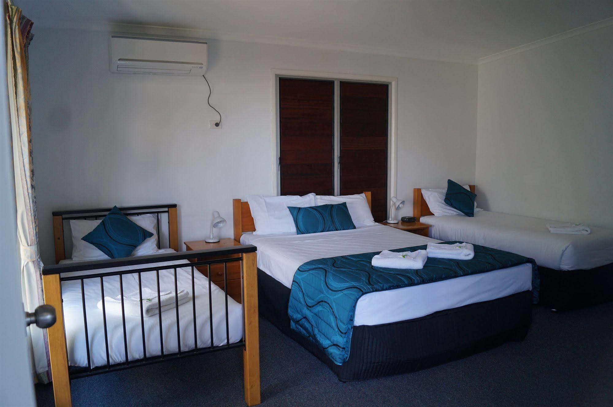 Tin Can Bay'S Sleepy Lagoon Motel Exteriör bild