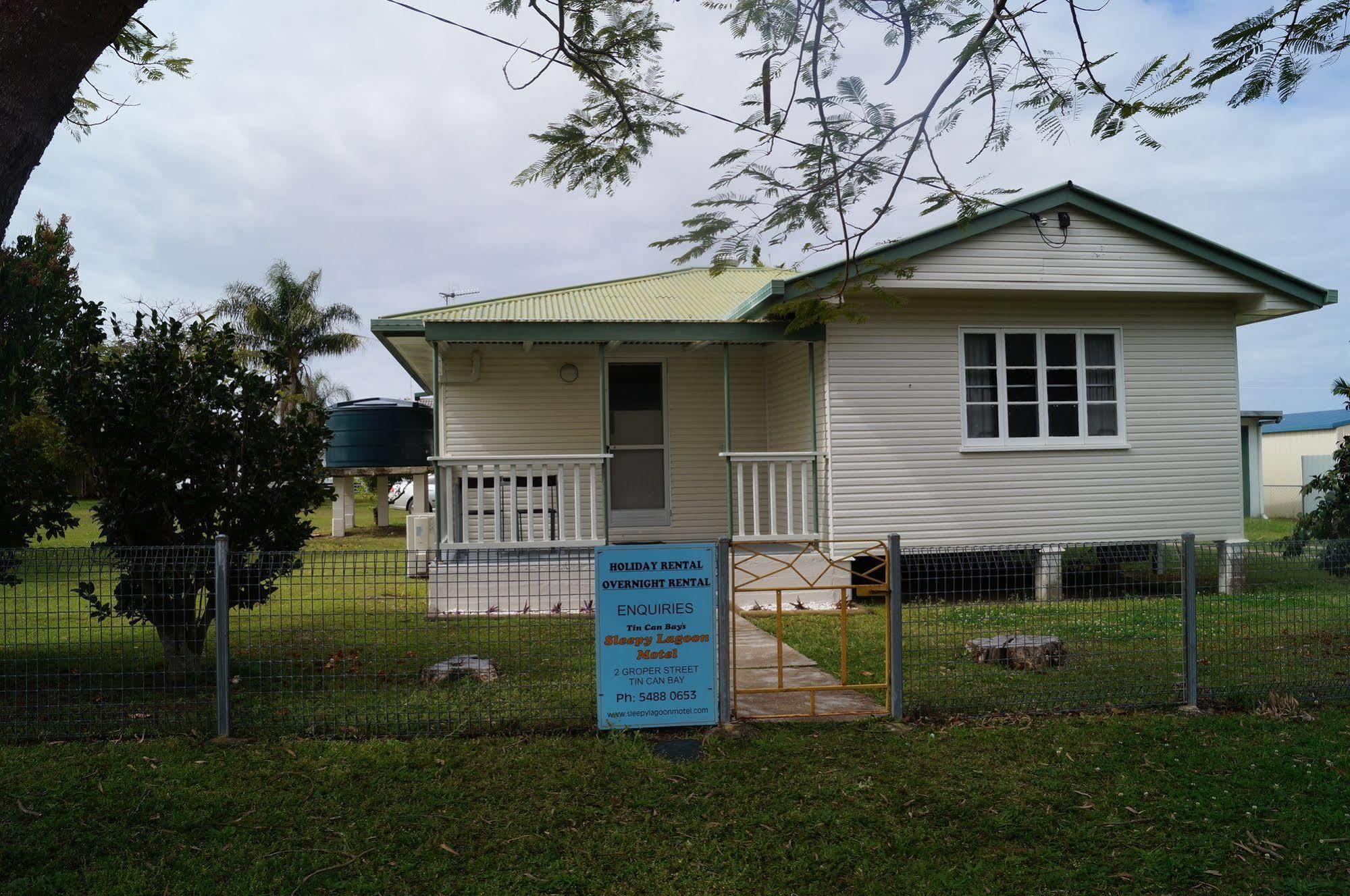 Tin Can Bay'S Sleepy Lagoon Motel Exteriör bild
