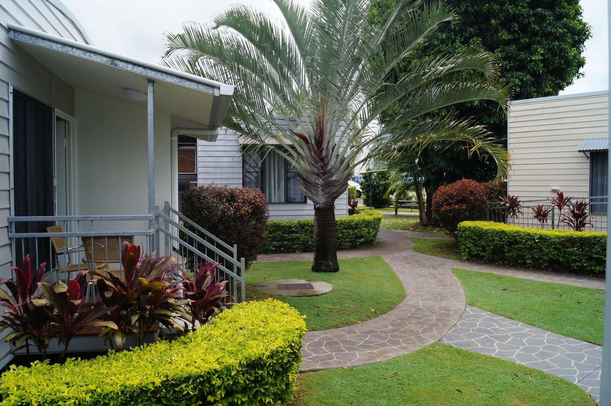 Tin Can Bay'S Sleepy Lagoon Motel Exteriör bild