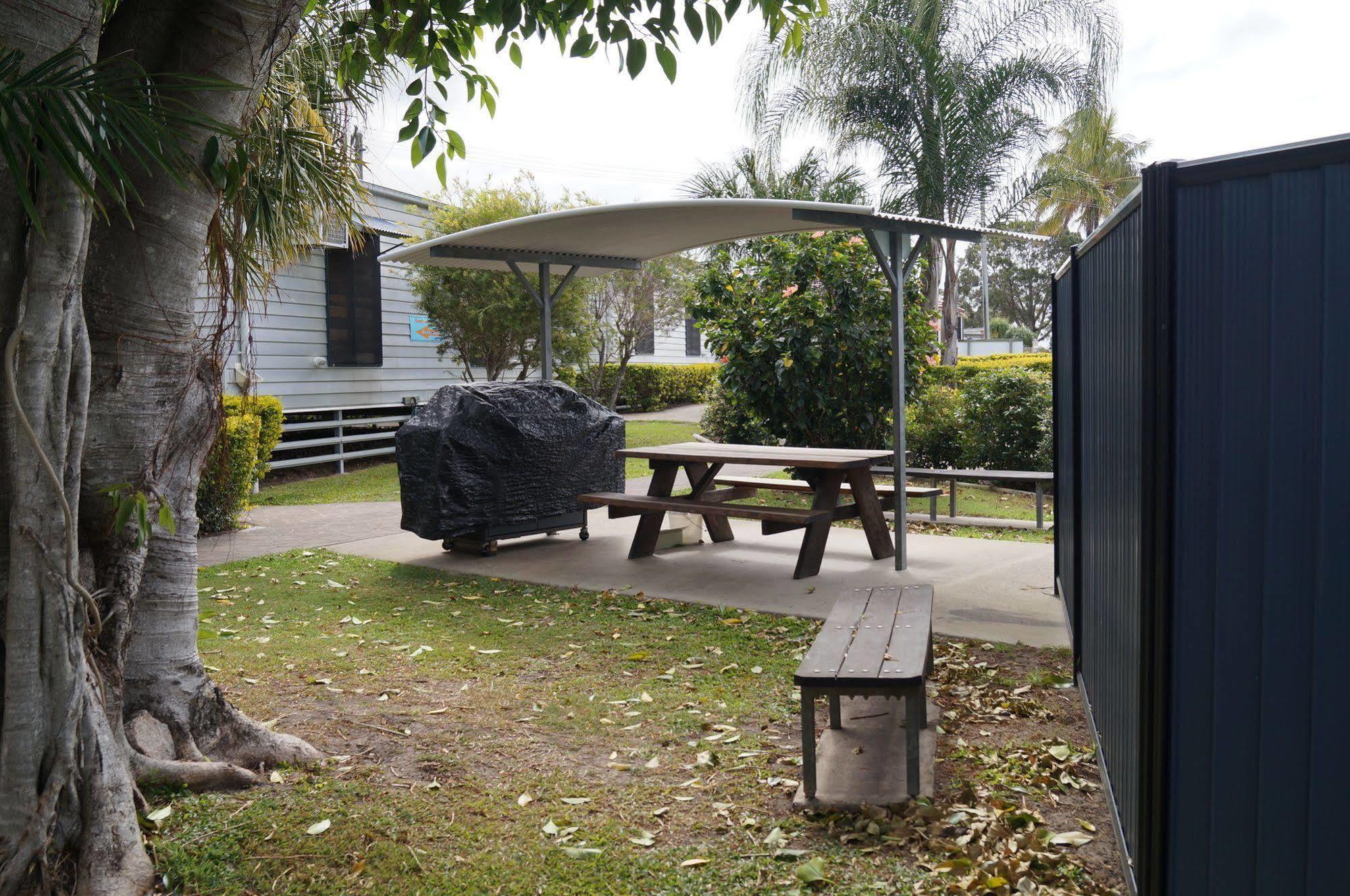 Tin Can Bay'S Sleepy Lagoon Motel Exteriör bild