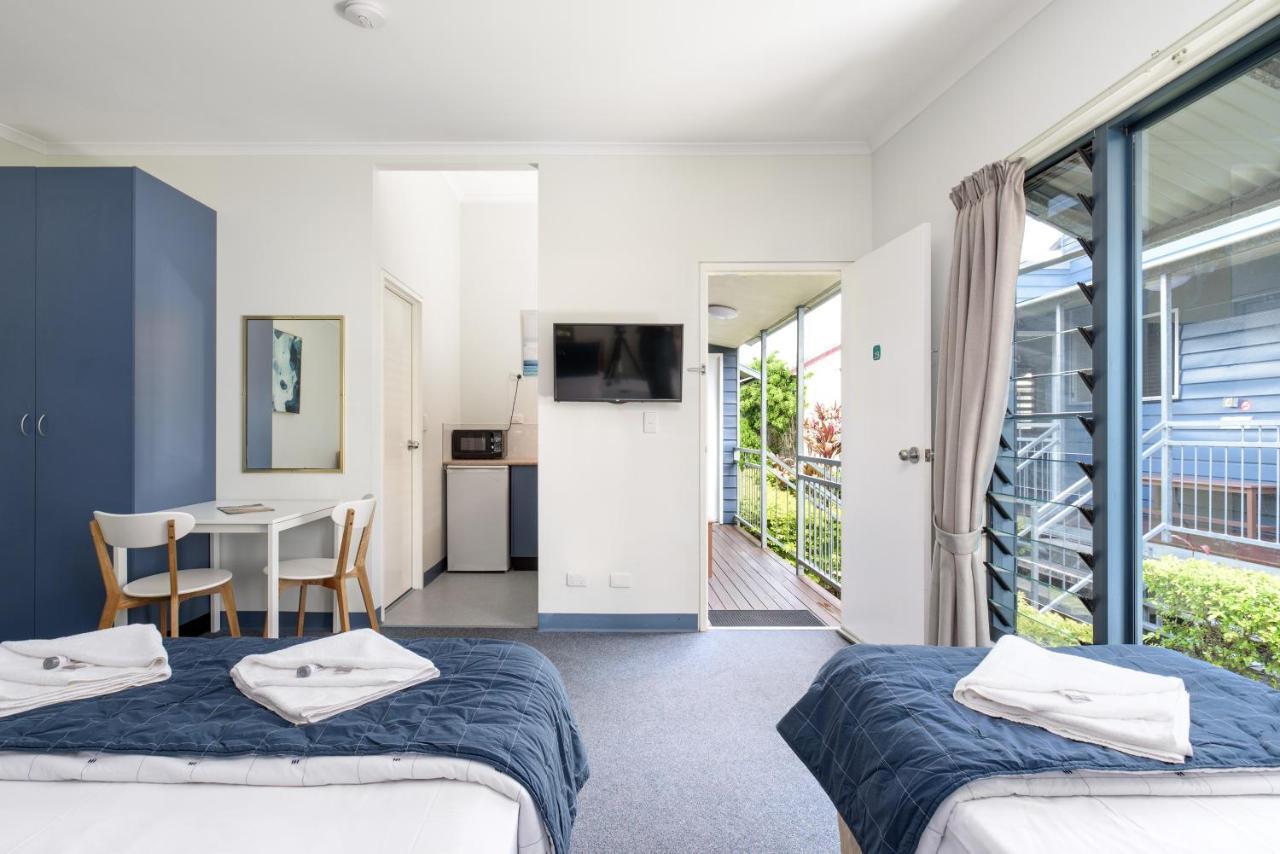 Tin Can Bay'S Sleepy Lagoon Motel Exteriör bild